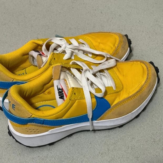 나이키 우먼 와플 데뷔 옐로우 230