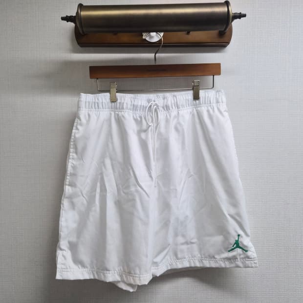 XXL) 나이키 조던 화이트 반바지 팝니다
