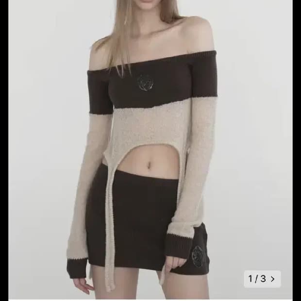 배드블러드 오프숄더 니트