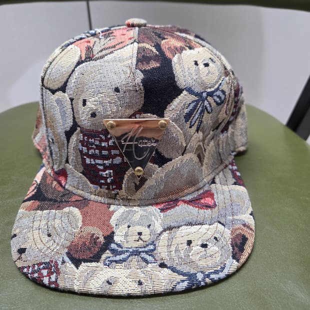 새상품 HATER SNAPBAC 스냅백모자-테디베어