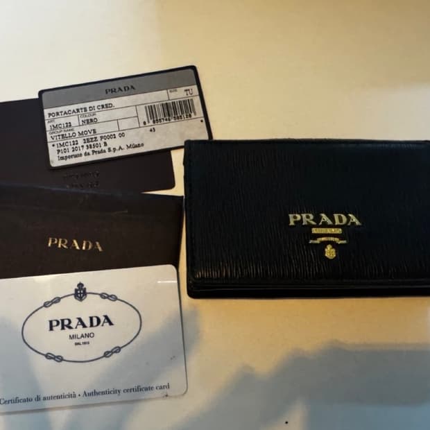 (보증서O) 프라다 사피아노 블랙 카드지갑 / 프라다지갑/ 프라다카드지갑
