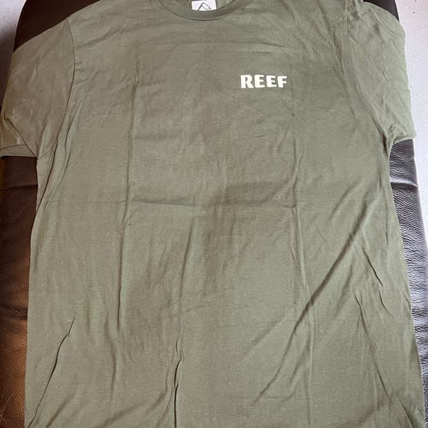 Usa REEF 로고 반팔 티셔츠