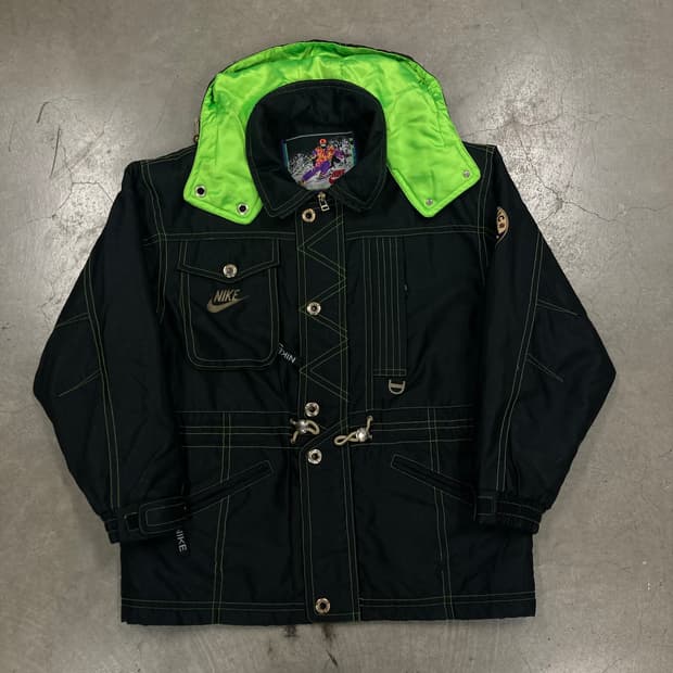 나이키 블랙 네온 컬러 올드스쿨 스키 점퍼