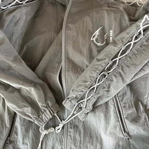 혜인서 트랙 자켓&팬츠 카키그레이 미스치프베이프더뮤지엄비지터산산기어