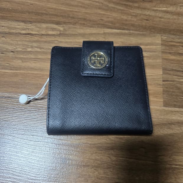 토리버치 블랙 로빈슨 미니월렛 [정품 미사용]