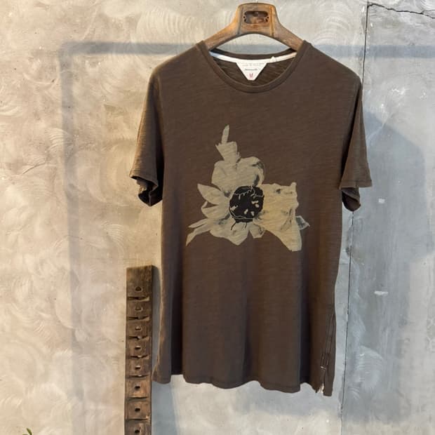 랙앤본 그래픽 티셔츠 100