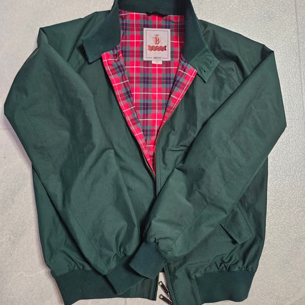 바라쿠타 G9 레이싱 그린 자켓