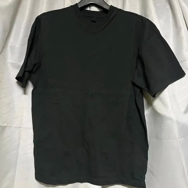 ee 립 크롭 티셔츠 블랙