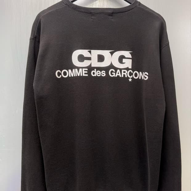 CDG 꼼데가르송 블랙컬러 시그니처 빅 로고 맨투맨