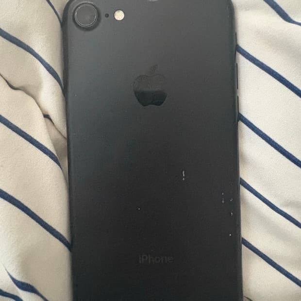 아이폰 매트블랙 7 128기가