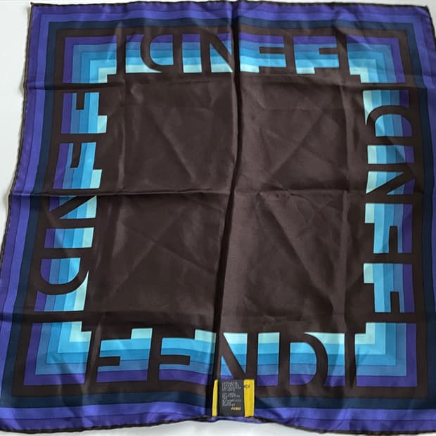 펜디 실크 스카프 미사용