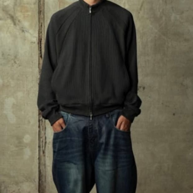 Yiyae 이예 이레귤러 립 집업 자켓