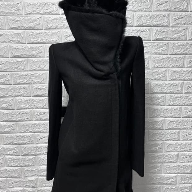 헬무트랭 래빗 퍼 하이넥 코트