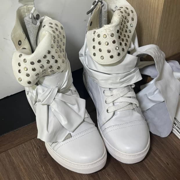 슈콤마보니 레더 하이탑 스니커즈 37.5 사이즈