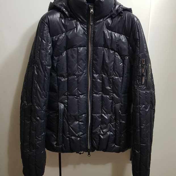 거의새거)엠포리오아르마니 Chamonix구스패딩S