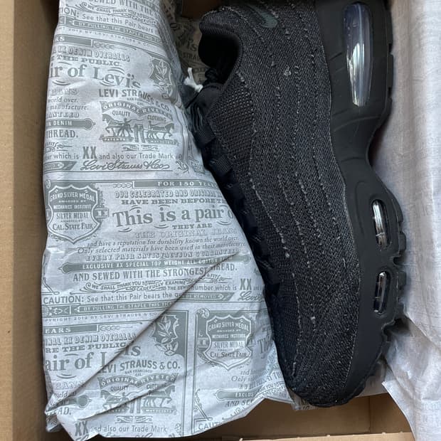 270 나이키x리바이스 맥스95 블랙