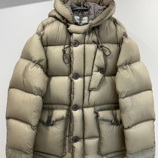 구매) 이스트로그 톰그레이 라프 패딩 l 삽니다