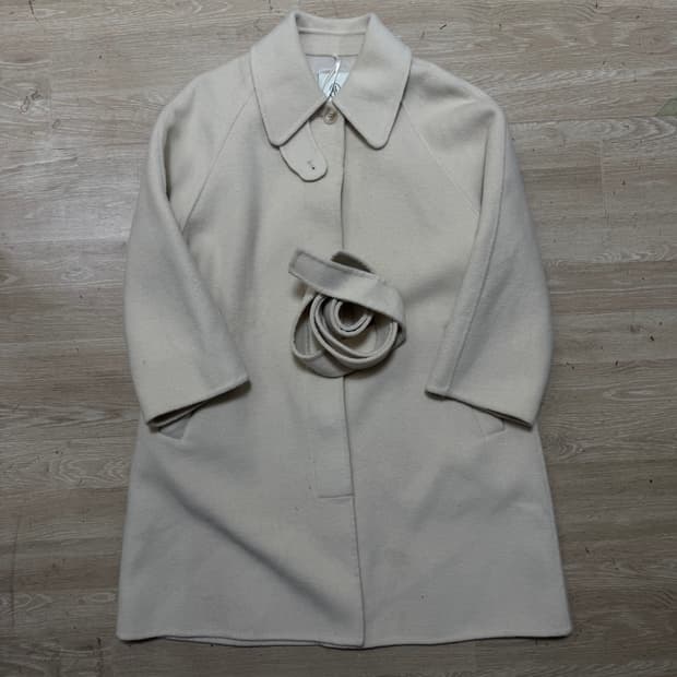 베니토 벨티드 울 코트