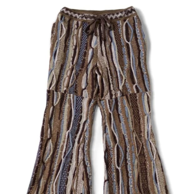 캐피탈 가우디 팬츠 4사이즈 삽니다.