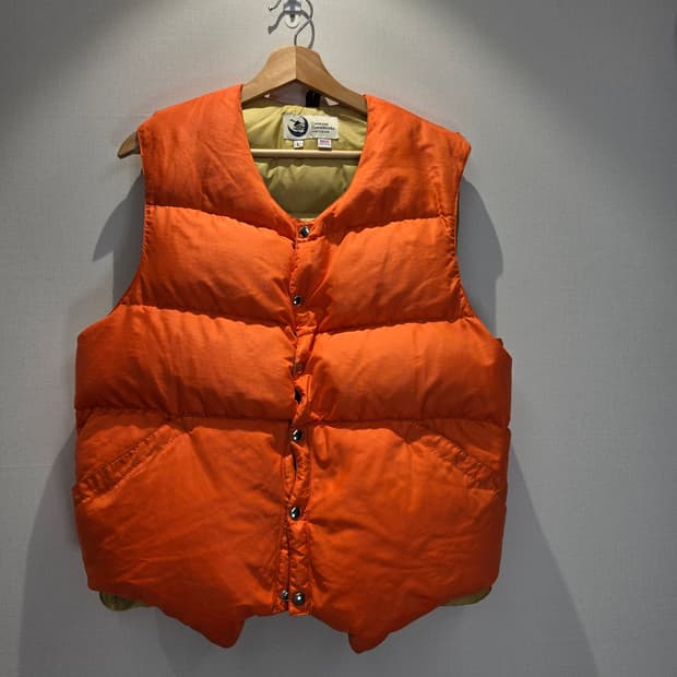 크레센트 다운 웍스 오렌지 다운베스트