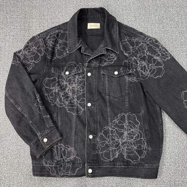 마틴 플랜 오버핏 로즈 패턴 흑청 데님 자켓