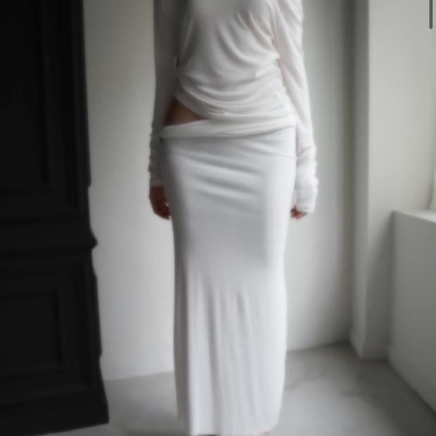 Cladda : twist slim skirt - black