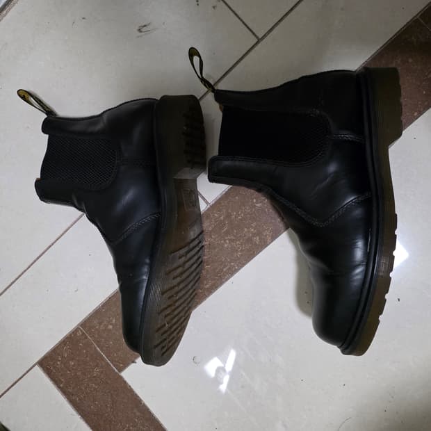 닥터마틴 2976 스무스 UK7 (260) 판매합니다