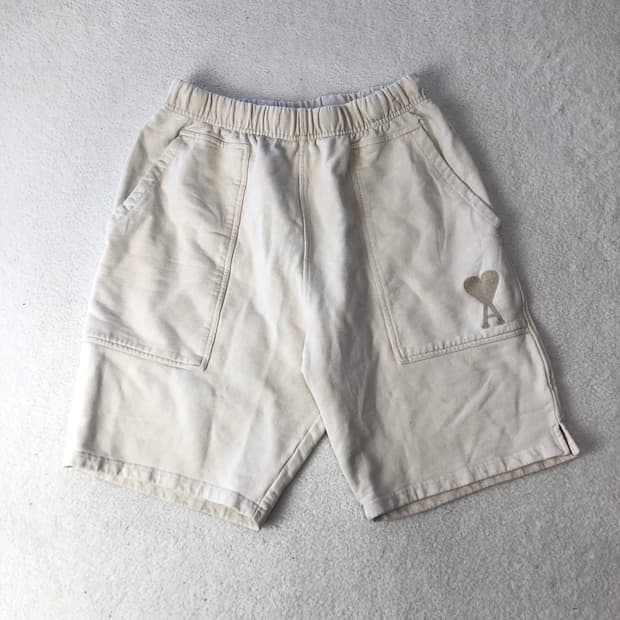 아미 화이트로고 반바지 