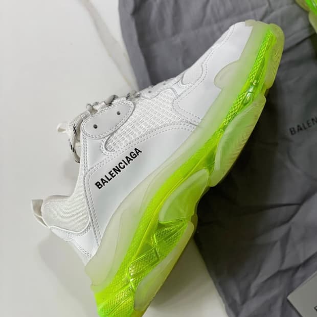 발렌시아가 트리플S 42사이즈 클리어솔 형광 판매