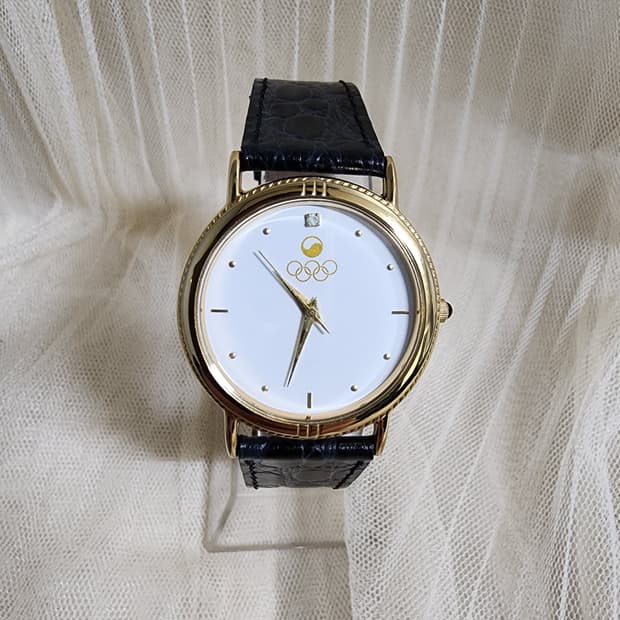 올림픽마크  금장 손목시계