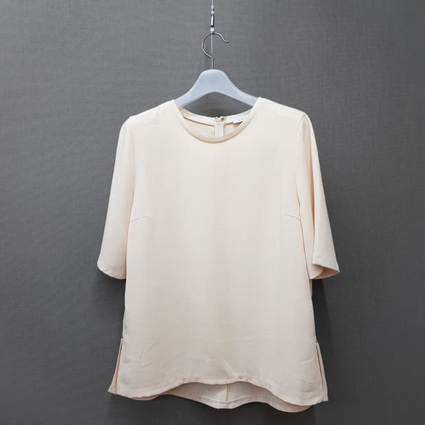 한섬 래트바이티 라운드넥 하프슬리브 블라우스 82-94-160사이즈