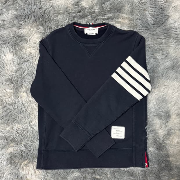 톰브라운 사선완장 맨투맨 네이비 {size 2}