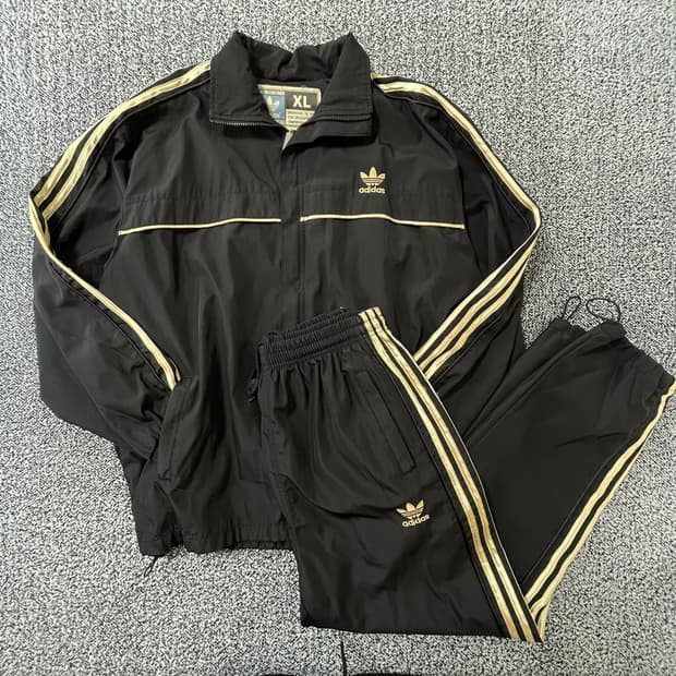빈티지9. 아디다스 00's 블랙 골드 셋업 바람막이 트랙탑 츄바