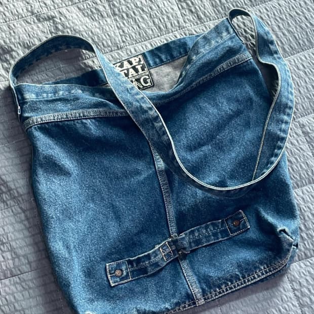 캐피탈 데님 크로스백