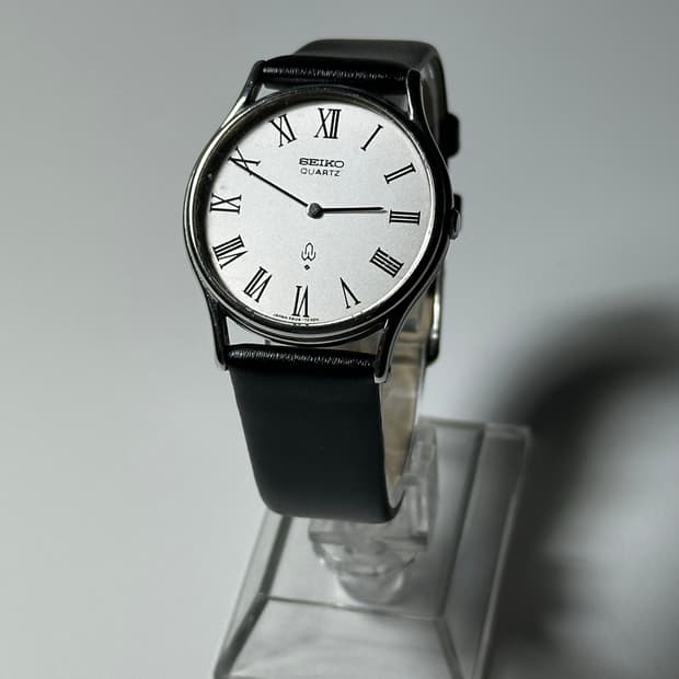 SEIKO quartz roman number