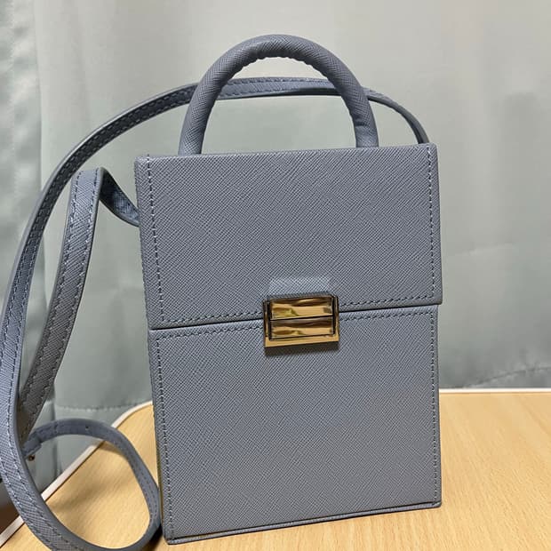 zara 블루 사각 크로스백