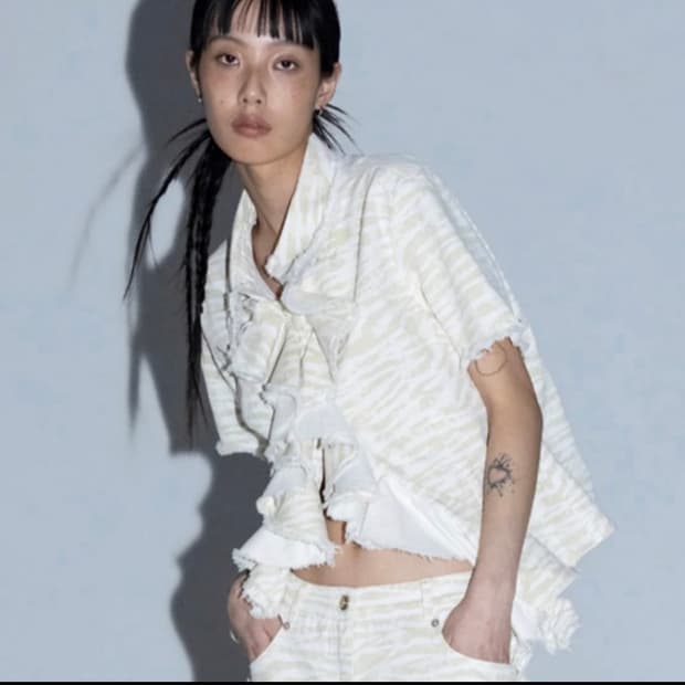 Gimmetheyoung 러플 셔츠