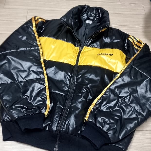 빈티지 아디다스 블랙/옐로우 패딩 점퍼(100-105)