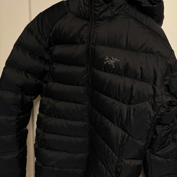 아크테릭스 경량패딩