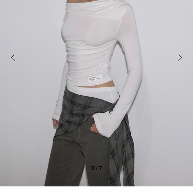 새상품) 이네기 카울 드레이프 웨이스트 슬릿 탑 