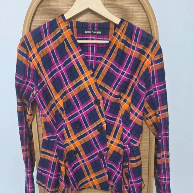 럭키슈에뜨 체크 랩자켓 36 / 플레어 페플럼 핏 / 셔츠자켓