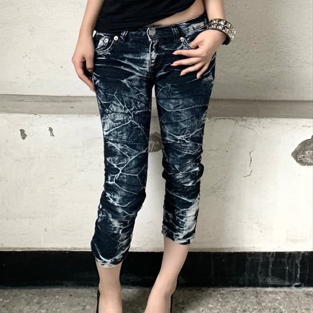 Stone Wash Capri Pants 
