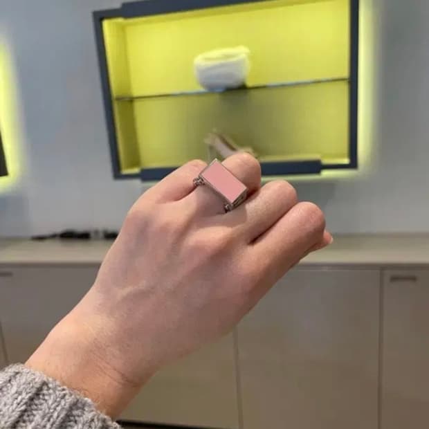 보테가베네타 핑크볼트 반지