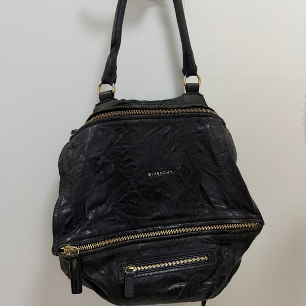 지방시 판도라백