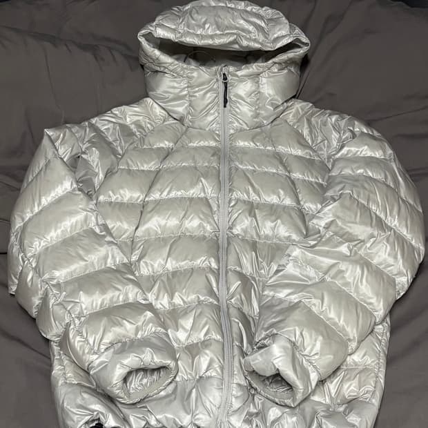 무신사 스탠다드 아이언 라이트 다운 자켓 라이트 그레이