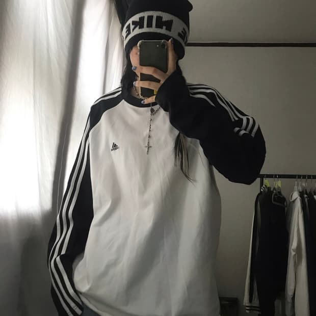 아디다스 00s 흰검 나그랑 롱슬리브