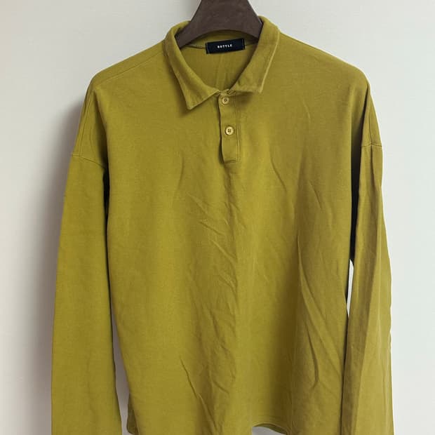 올리브 옐로우 카라 긴팔 티셔츠