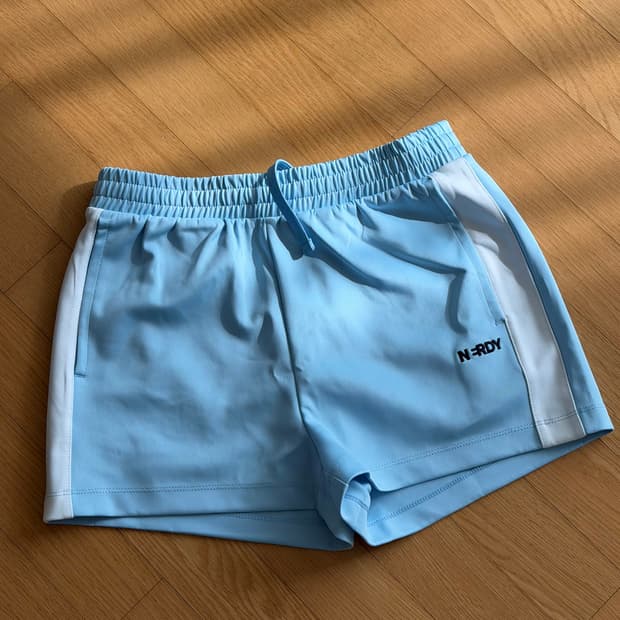 널디 트레이닝 반바지 하늘색 M사이즈 (새상품)
