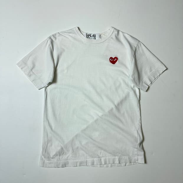 꼼데가르송 우먼스 하트 와펜 반팔 티셔츠 PN8562