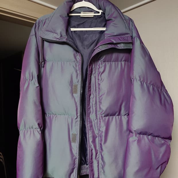 [M,105] 피어오브갓 에센셜 푸퍼 패딩 이리디센트